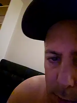 HeteroHotGuy1 online show from September 22, 2025, 3:12 am