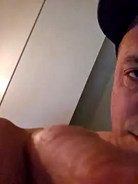 HeteroHotGuy1 online show from March 9, 2025, 8:51 am