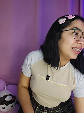 Snapshot of anni_ross chatting on February 18, 2026, 8:16 pm anni ross online show from February 18, 2026, 8:16 pm