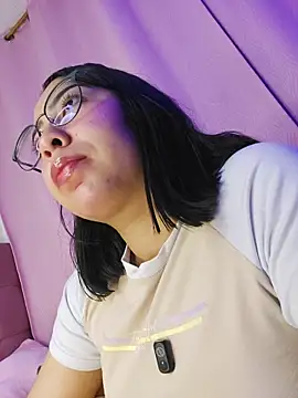 Snapshot of anni_ross chatting on February 10, 2026, 7:46 pm anni ross online show from February 10, 2026, 7:46 pm