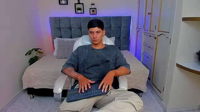 Damian23   online show from March 16, 2025, 12:22 pm