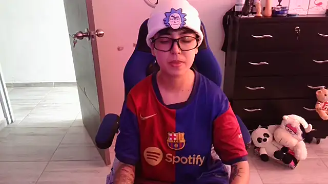 thomascooper7 online show from November 19, 2025, 5:02 pm