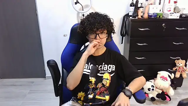 thomascooper7 online show from September 17, 2025, 7:16 pm