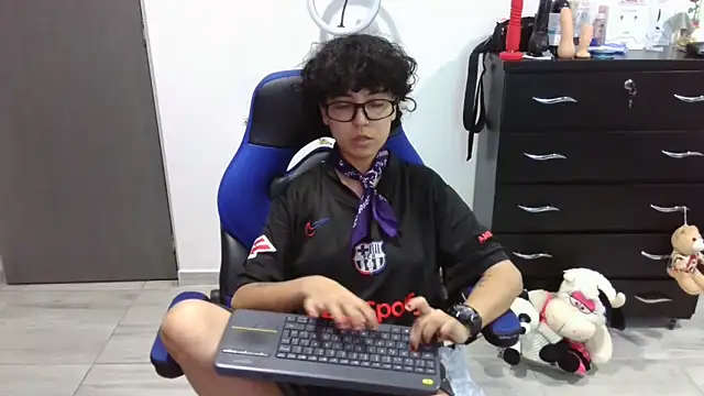 thomascooper7 online show from March 9, 2026, 12:47 am