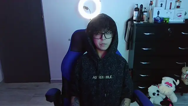 thomascooper7 online show from September 28, 2025, 12:50 am