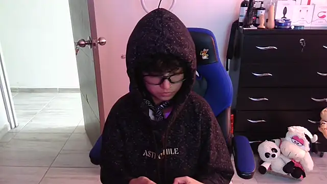 thomascooper7 online show from February 10, 2026, 7:46 pm