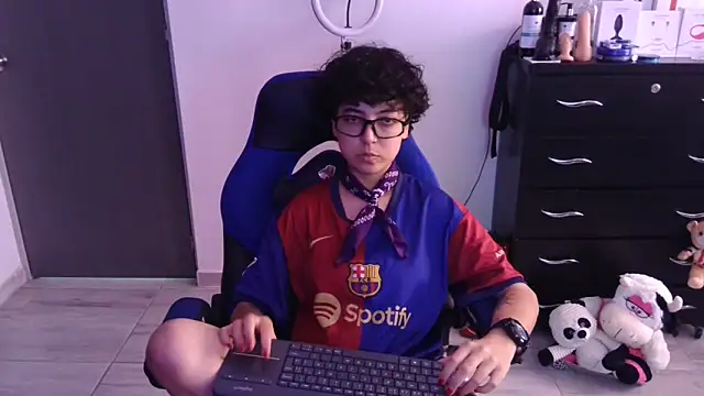 thomascooper7 online show from February 16, 2026, 6:39 pm