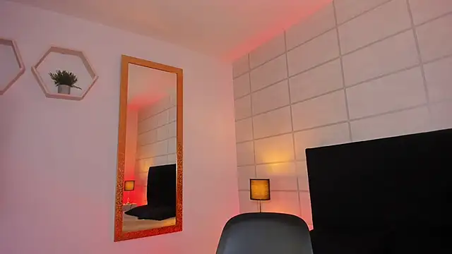 Christine Laam online show from October 7, 2025, 12:06 pm