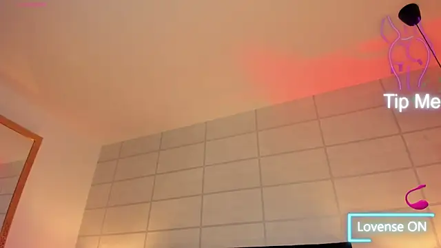 Christine Laam online show from September 30, 2025, 12:44 pm