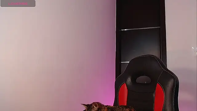 GiselleBlare online show from December 12, 2024, 6:47 am