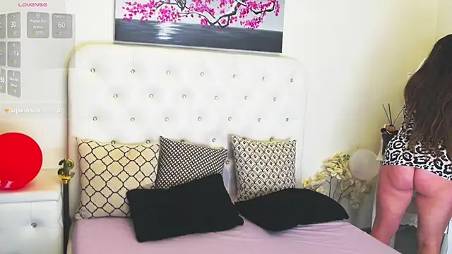 Ysabell01 online show from November 2, 2025, 5:23 am