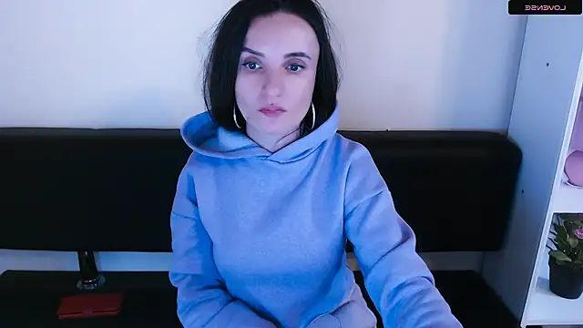 LaimaV  online show from January 5, 2025, 1:36 pm