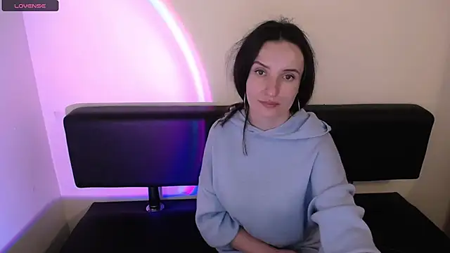 LaimaV  online show from September 30, 2025, 12:55 pm