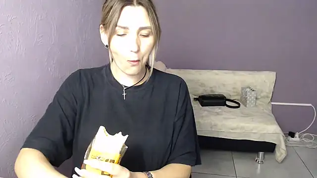  sexy lady online show from September 22, 2025, 1:39 pm