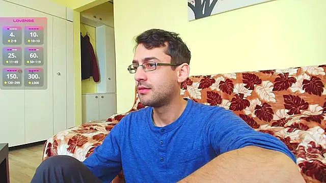 Snapshot of HungEddy chatting on February 27, 2025, 12:01 pm HungEddy online show from February 27, 2025, 12:01 pm