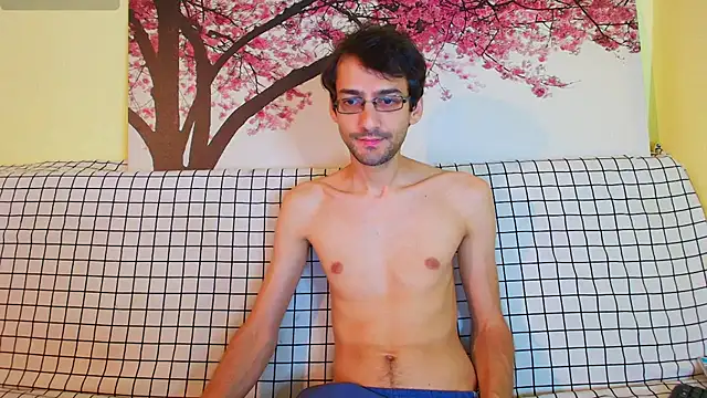 Snapshot of HungEddy chatting on September 11, 2025, 5:02 pm HungEddy online show from September 11, 2025, 5:02 pm