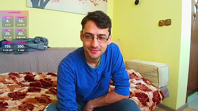 Snapshot of HungEddy chatting on February 25, 2025, 11:32 am HungEddy online show from February 25, 2025, 11:32 am