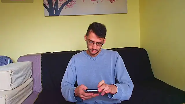 Snapshot of HungEddy chatting on October 8, 2025, 10:17 am HungEddy online show from October 8, 2025, 10:17 am