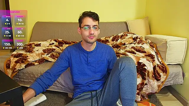 Snapshot of HungEddy chatting on February 26, 2025, 6:26 pm HungEddy online show from February 26, 2025, 6:26 pm