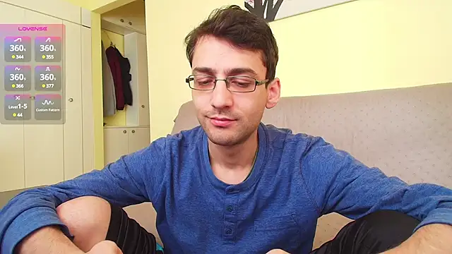 Snapshot of HungEddy chatting on March 11, 2025, 7:46 am HungEddy online show from March 11, 2025, 7:46 am