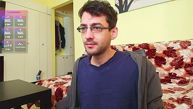 Snapshot of HungEddy chatting on March 14, 2025, 9:35 am HungEddy online show from March 14, 2025, 9:35 am