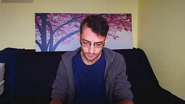 Snapshot of HungEddy chatting on October 3, 2025, 4:58 am HungEddy online show from October 3, 2025, 4:58 am