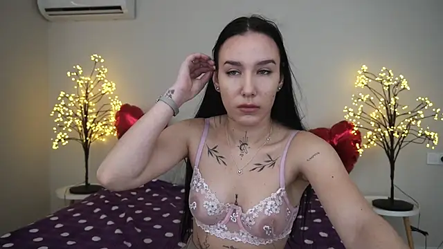 NikkiGoldSide online show from March 8, 2025, 10:00 am