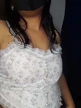 Nisha027 online show from March 3, 2025, 12:01 am