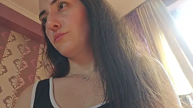 Snapshot of AlejandraDelaney chatting on June 21, 2026, 12:33 pm AlejandraDelaney online show from June 21, 2026, 12:33 pm