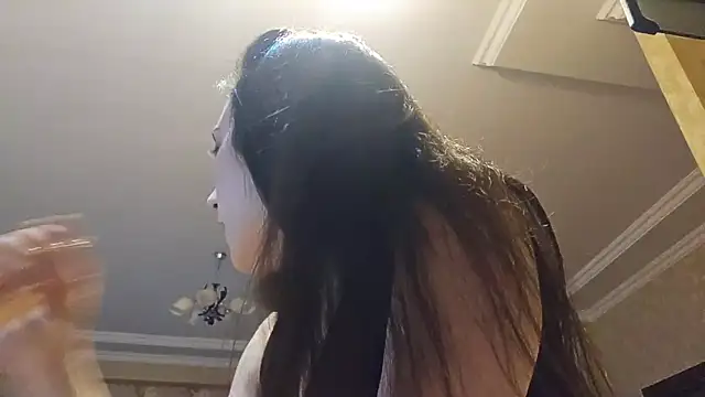 AlejandraDelaney online show from November 27, 2025, 1:11 pm