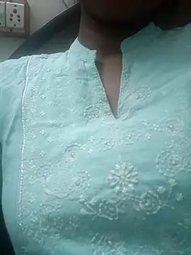 Snapshot of Rajni-Mehra chatting on March 19, 2025, 9:17 am Rajni-Mehra online show from March 19, 2025, 9:17 am