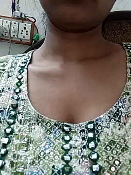 Snapshot of Rajni-Mehra chatting on March 22, 2025, 6:33 am Rajni-Mehra online show from March 22, 2025, 6:33 am