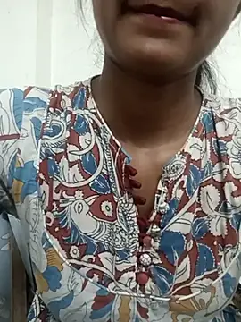 Snapshot of Rajni-Mehra chatting on March 11, 2025, 8:41 am Rajni-Mehra online show from March 11, 2025, 8:41 am