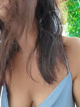 Snapshot of NataLive chatting on November 11, 2025, 1:22 am NataLive online show from November 11, 2025, 1:22 am