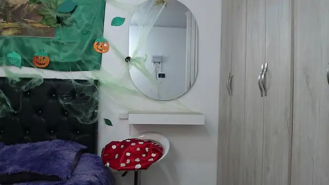 lily f00x online show from October 11, 2025, 12:33 am