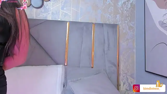 KimDevinne online show from March 14, 2025, 2:42 am