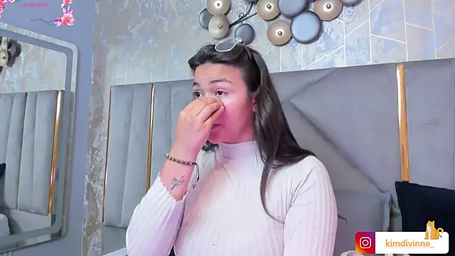 KimDevinne online show from February 26, 2025, 2:41 am