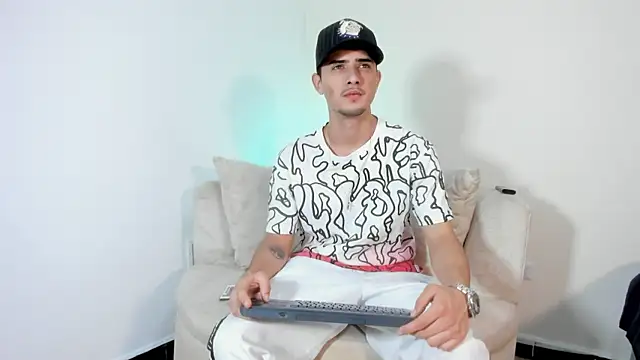 PhilipRich online show from September 16, 2025, 6:42 pm