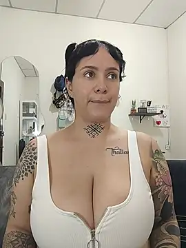 Snapshot of KatInk chatting on March 1, 2026, 3:56 pm KatInk online show from March 1, 2026, 3:56 pm