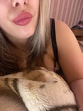 69Laura696 online show from February 8, 2025, 6:22 pm