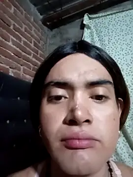 yovana13 online show from December 15, 2025, 2:17 am