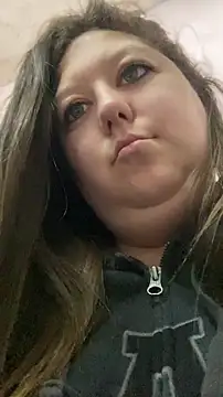 Snapshot of Chloee_ep chatting on April 23, 2026, 1:13 pm Chloee ep online show from April 23, 2026, 1:13 pm