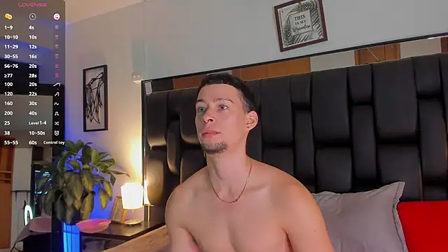 JadeSmiith  online show from September 18, 2025, 10:57 pm