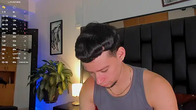 JadeSmiith  online show from September 29, 2025, 10:15 pm