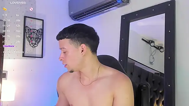 JadeSmiith  online show from March 11, 2025, 9:59 pm