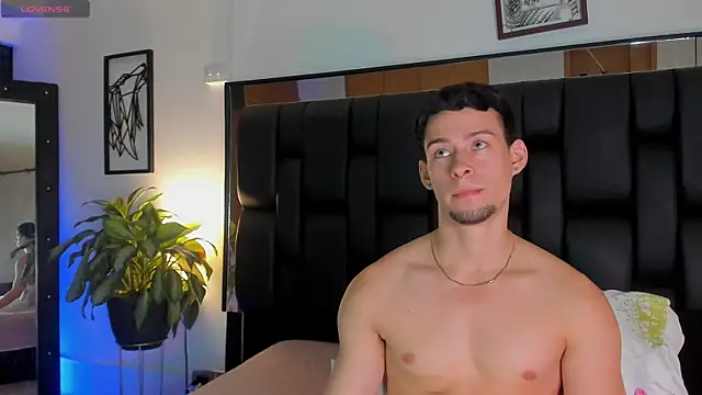 JadeSmiith  online show from November 24, 2025, 10:43 pm