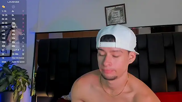 JadeSmiith  online show from November 21, 2025, 10:42 pm