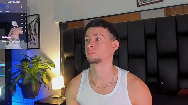 JadeSmiith  online show from October 11, 2025, 10:22 pm