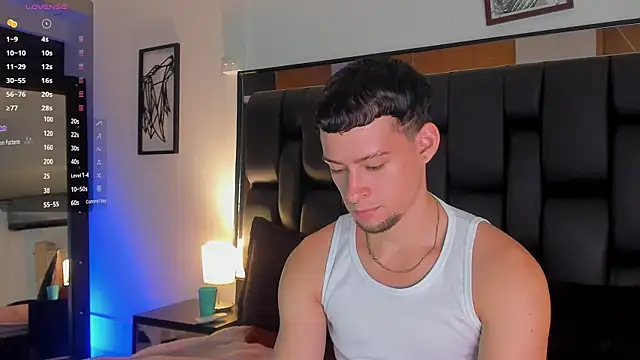 JadeSmiith  online show from September 19, 2025, 10:25 pm