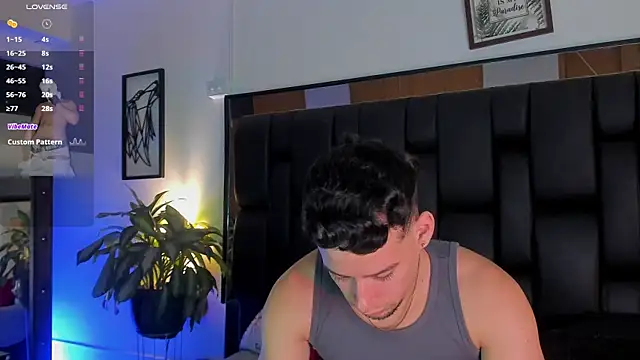 JadeSmiith  online show from November 29, 2025, 11:05 pm